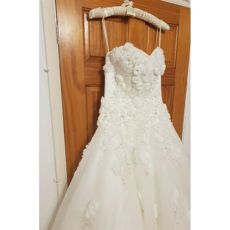 Amanda Wyatt wedding dress