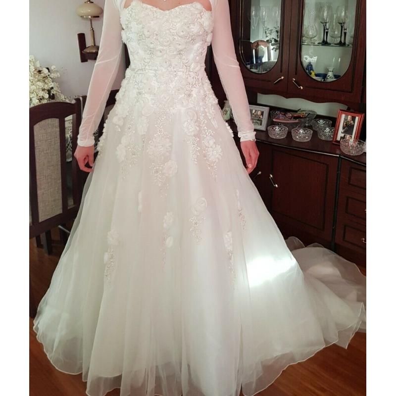 Amanda Wyatt wedding dress
