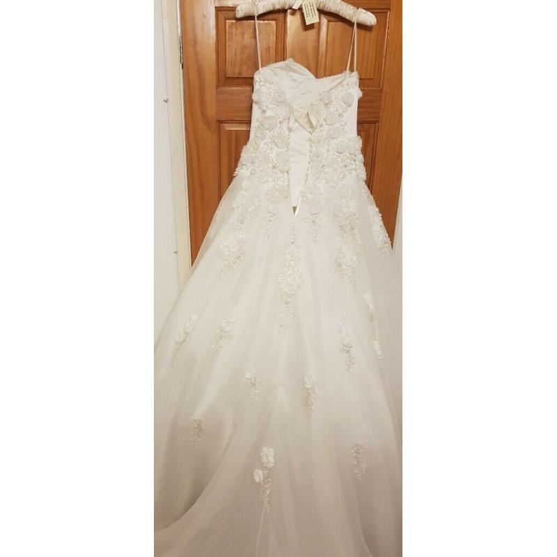 Amanda Wyatt wedding dress