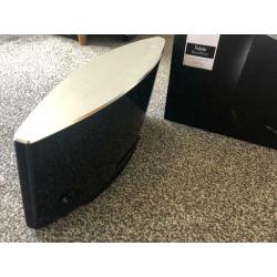 SOLD!!!Philips Fidelio wireless speaker with Airplay