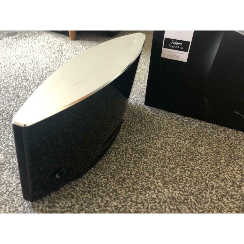SOLD!!!Philips Fidelio wireless speaker with Airplay