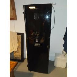 Samsung Free Standing Fridge with water dispenser