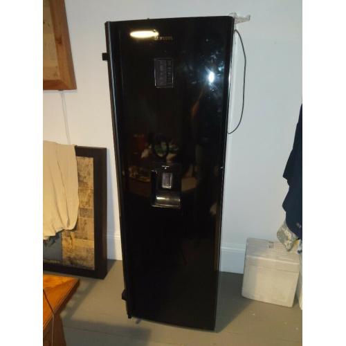 Samsung Free Standing Fridge with water dispenser