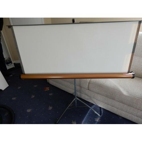 Dixons Atlantic Screen on Tripod