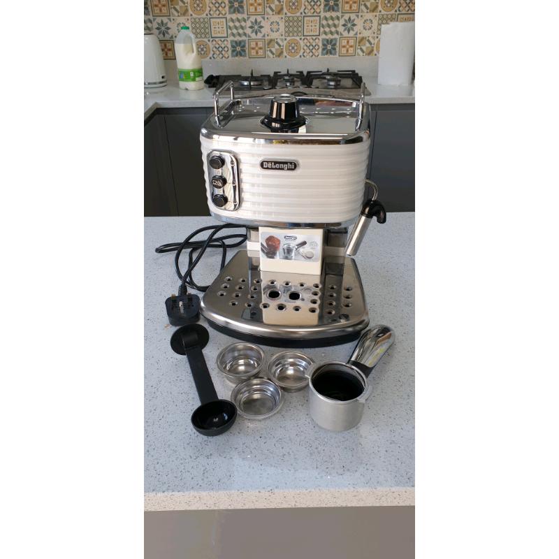DeLonghi scultura coffee machine