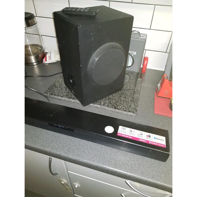 LG sound bar and sub box