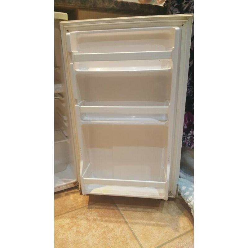 Refridgerator to go asap ?20 ONO