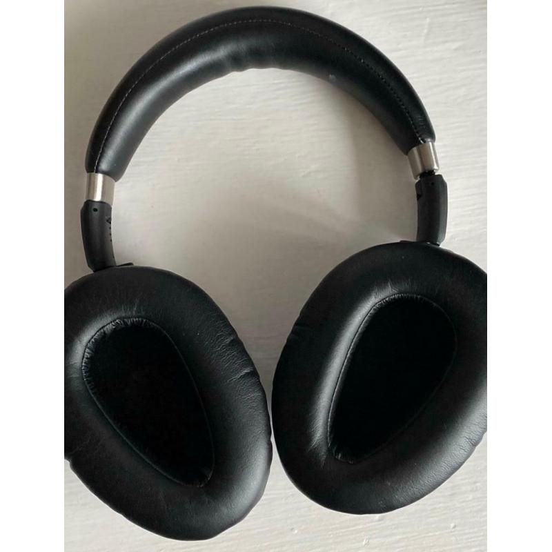 Sennheiser PXC550 headphones