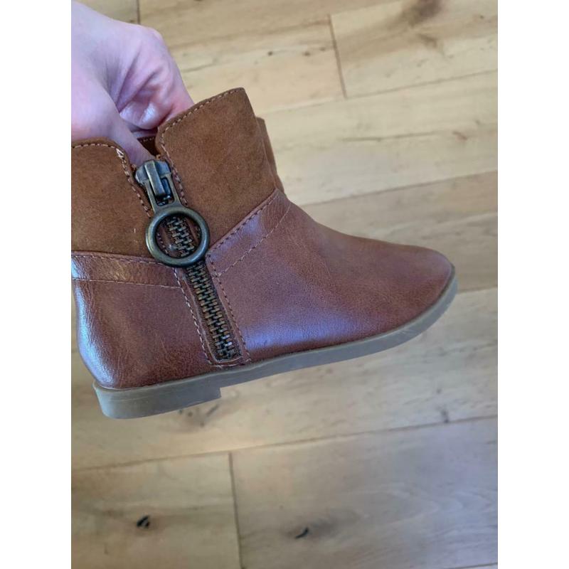 River Island toddler boots size 6