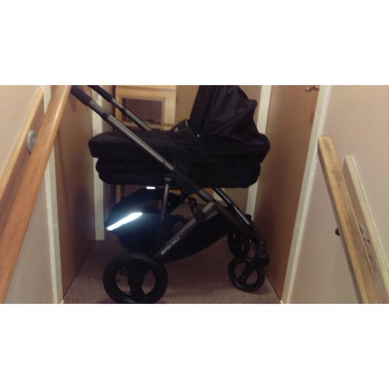 Britax Smile PramTravel System in Black,