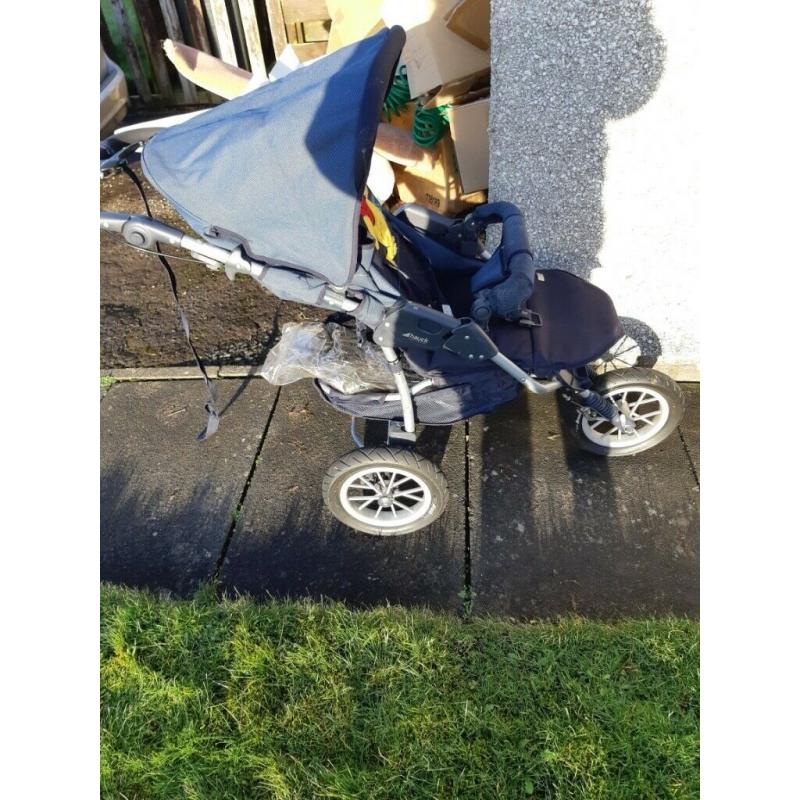 3 wheel pram