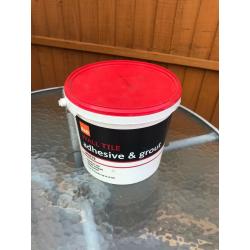 Wall tiles grout/glue