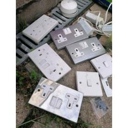 Electric bundle. Sockets,cables,halogen spot transformers, various...