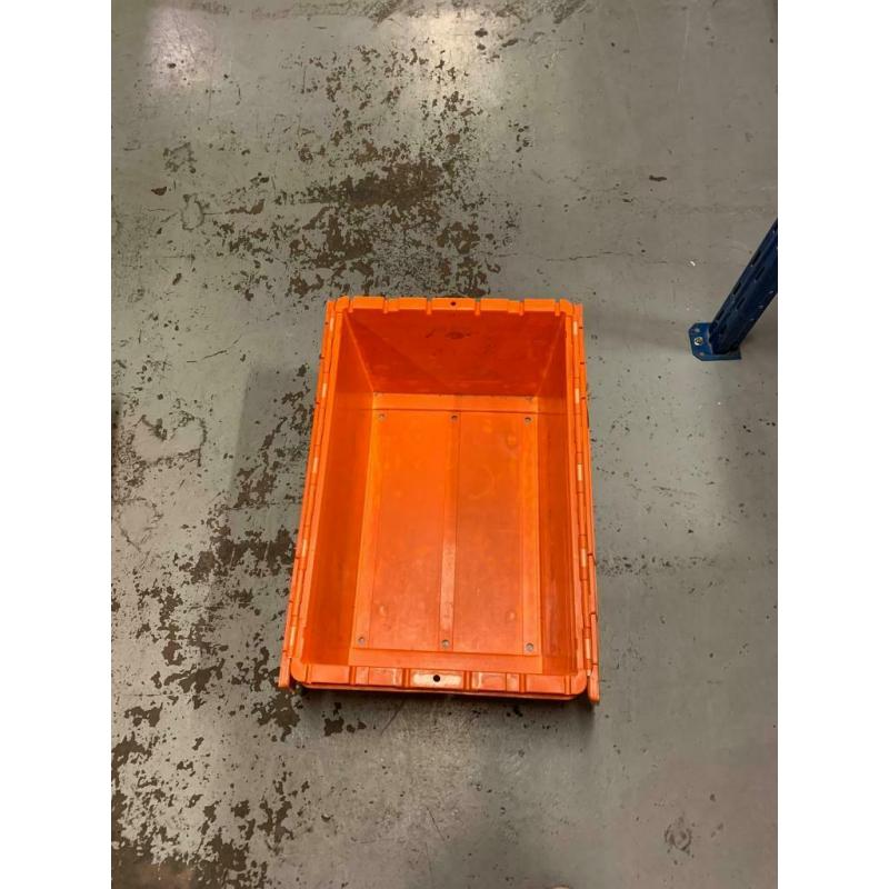 Heavy duty tote boxes