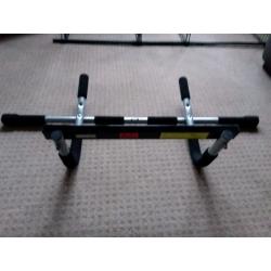 Pro pull up bar