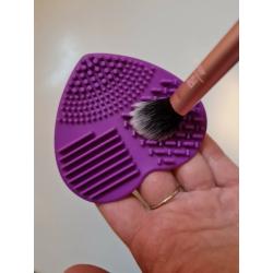 NEW Heart Shape Makeup Brush Cleaner Silicone Finger Glove Make Up