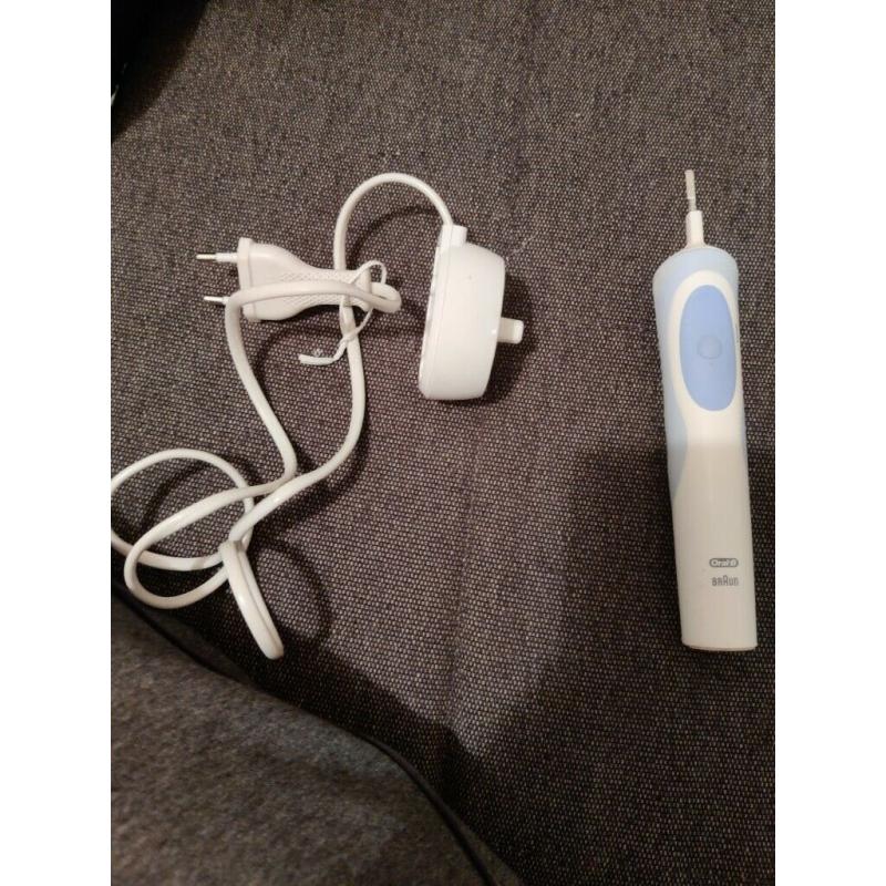 Oral B Braun with Charger