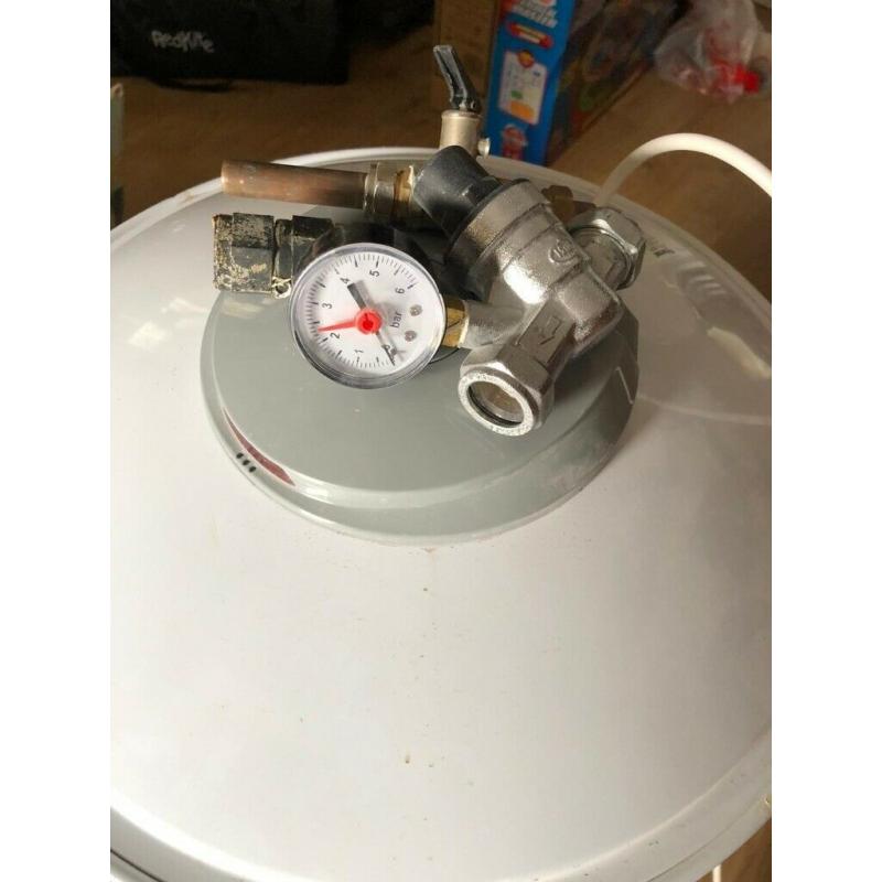 Wall mounted electric water boiler ? Thermex (Model ER 80 H) - NEW