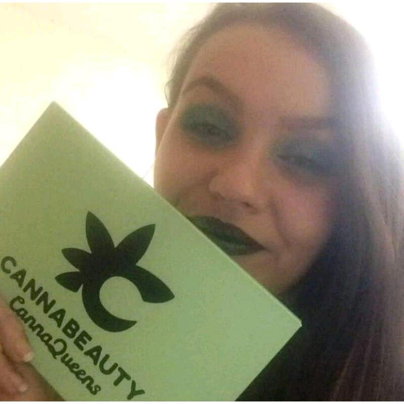 The CannaQueens Eyeshadow palette