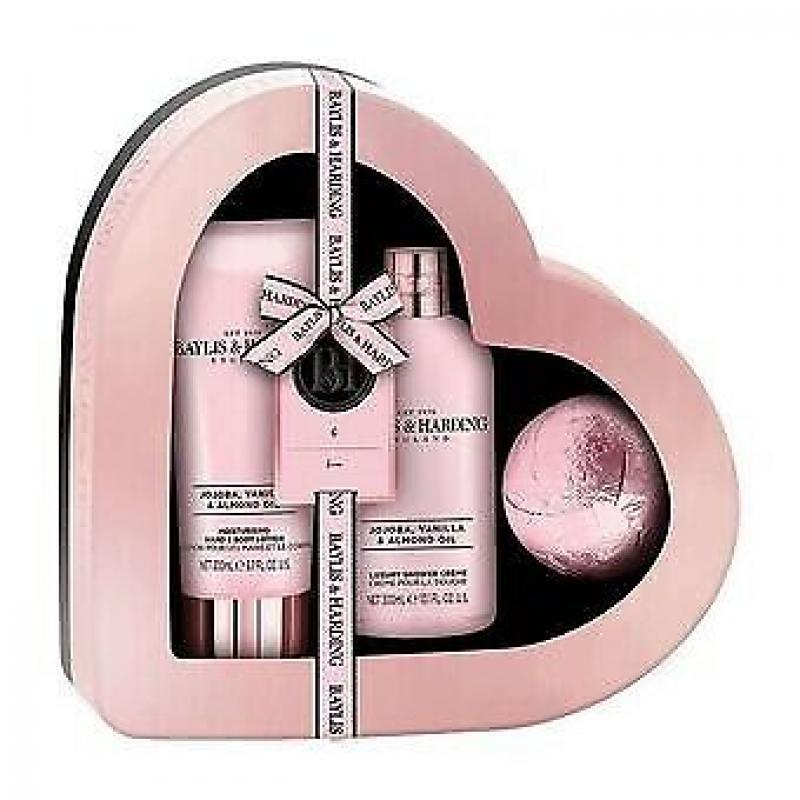 Baylis and Harding gift set