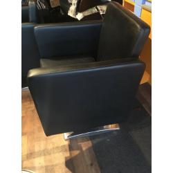 1 hairdressing chair/mirror and backwash unit package