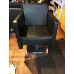 1 hairdressing chair/mirror and backwash unit package