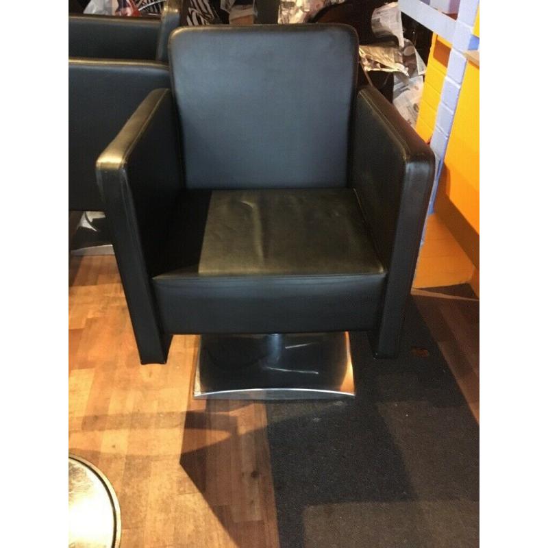 1 hairdressing chair/mirror and backwash unit package
