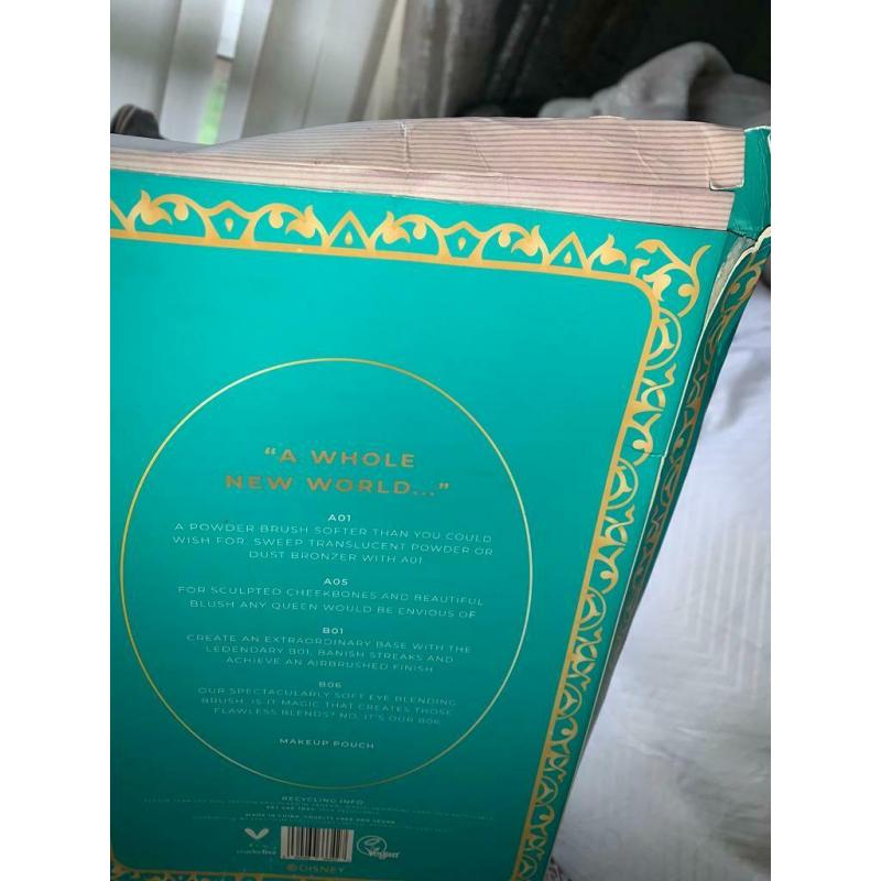 Limited edition Disney Aladdin Make up brush gift set