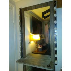 Mirror styling unit