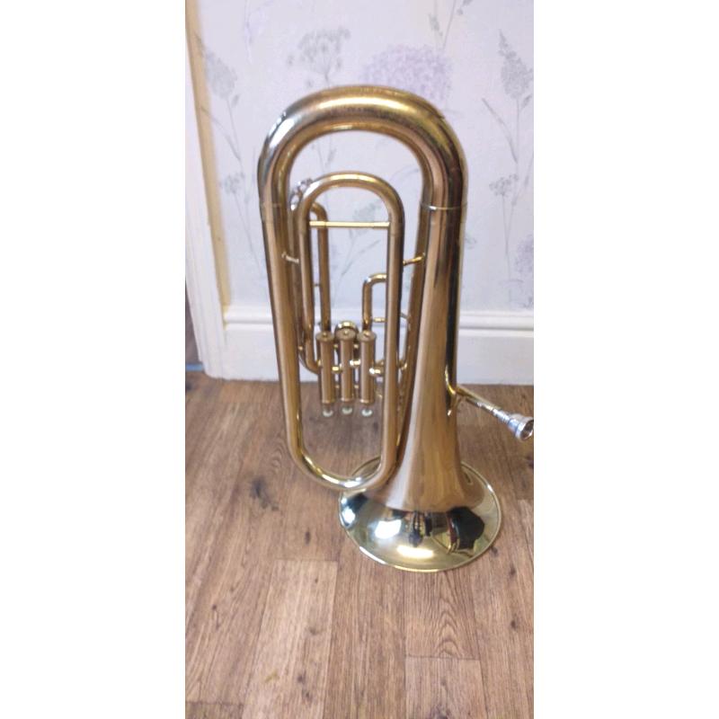 Yamaha Euphonium YEP 201 in Hardbody Case.
