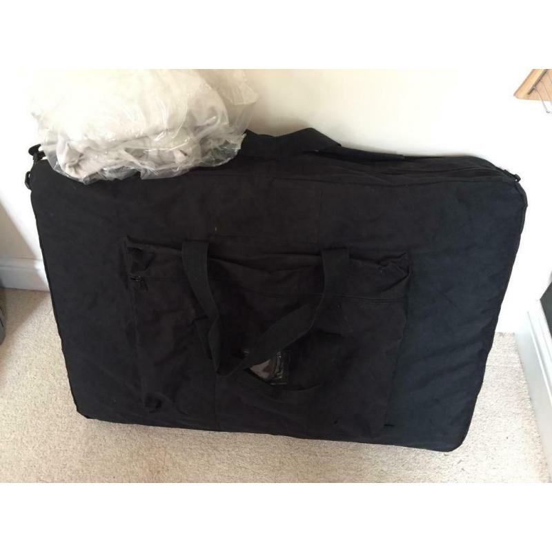 Portable Physiotherapy couch and two couch covers