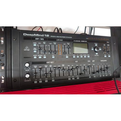 Deepmind 12d behringer
