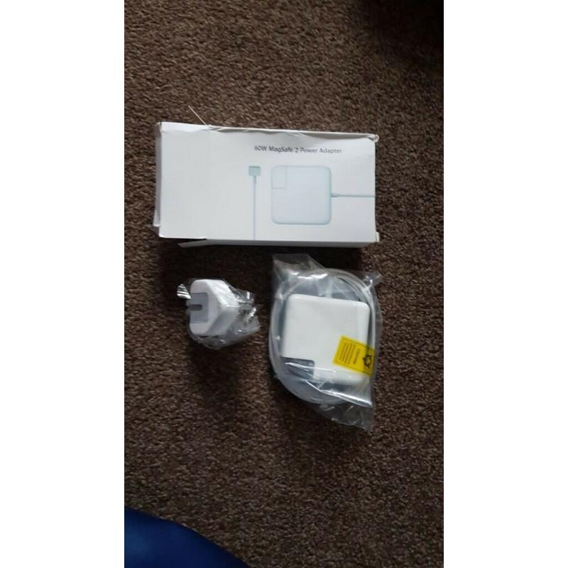 Apple charger macbook new