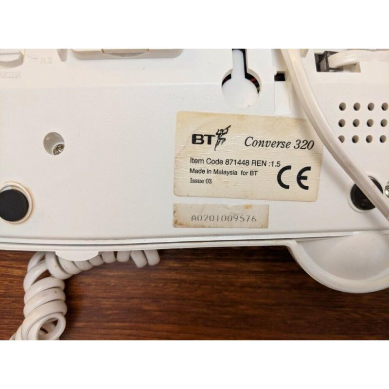 BT CONVERSE 320 CORDED PHONE ALPINE WHITE WITH 20 NUMBER MEMORY, HANDSFREE, LCD DISPLAY, CALCULATOR
