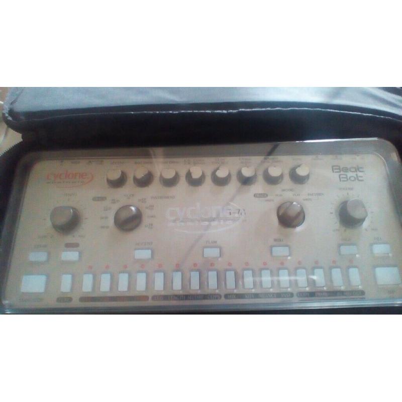 Cyclone Analogic TT-78 Beat Bot drum machine