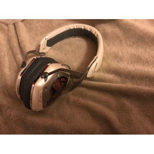 Bluetooth headphone (V Moda Crossfade Wireless I)