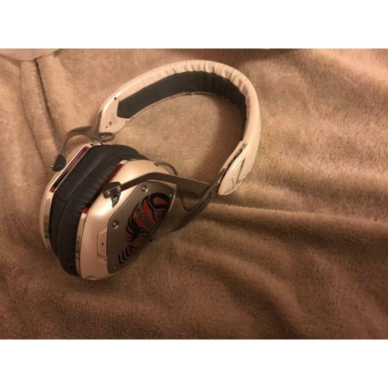 Bluetooth headphone (V Moda Crossfade Wireless I)