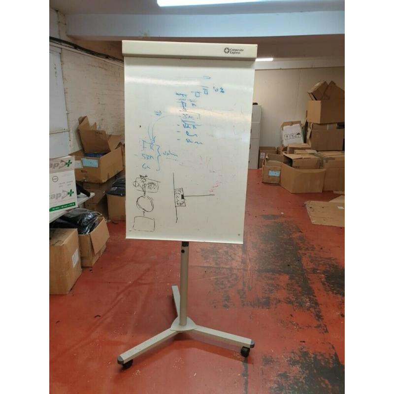 PRICE CRASH!! Magnetic Mobile Flipchart Easel Whiteboard with Extended Arms