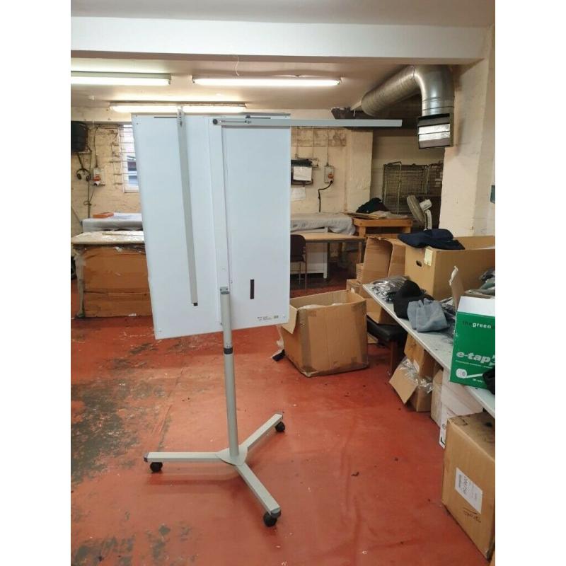 PRICE CRASH!! Magnetic Mobile Flipchart Easel Whiteboard with Extended Arms