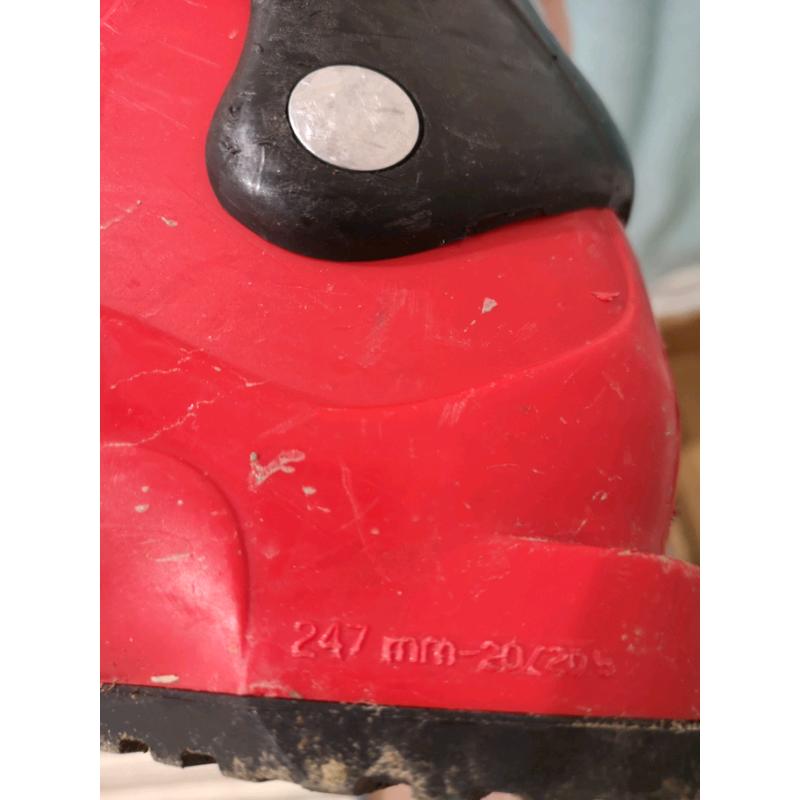 Junior ski boots
