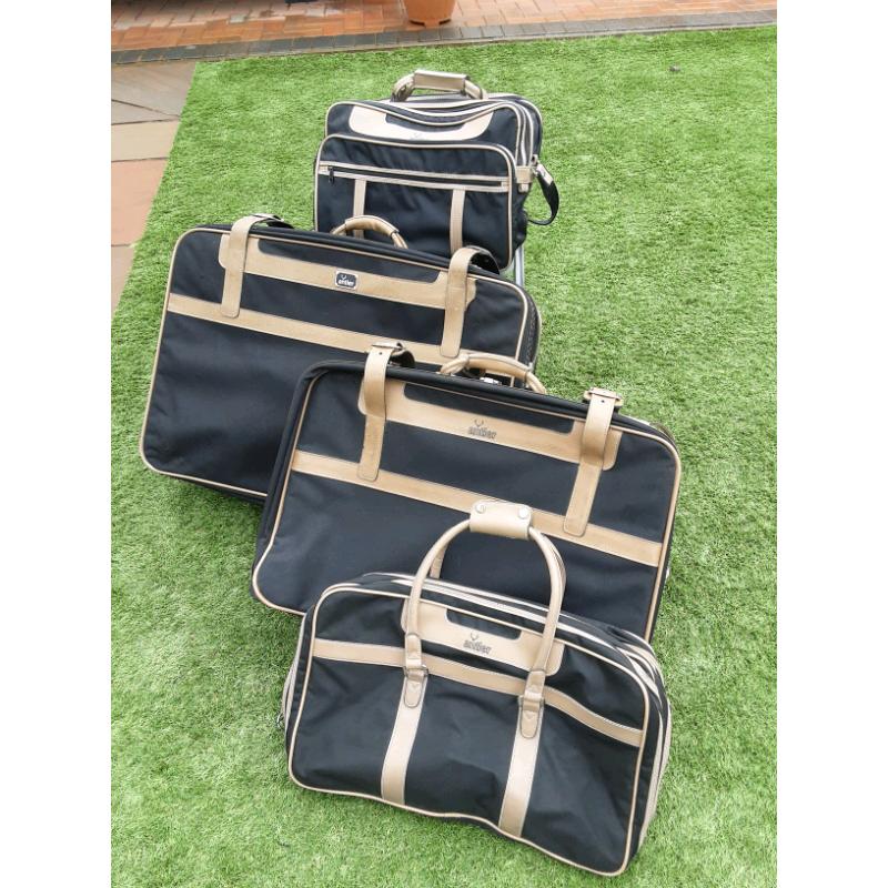 Antler luggage set