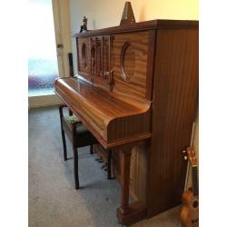 Oscar Lobl Piano