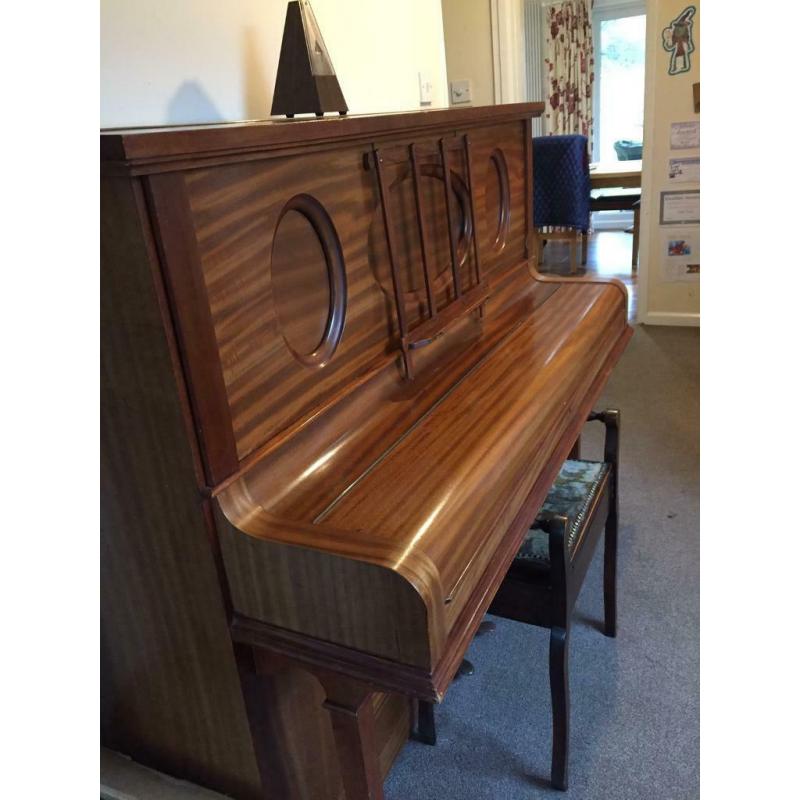 Oscar Lobl Piano