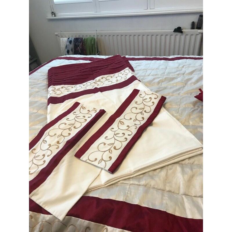 Luxurious matching double bedding