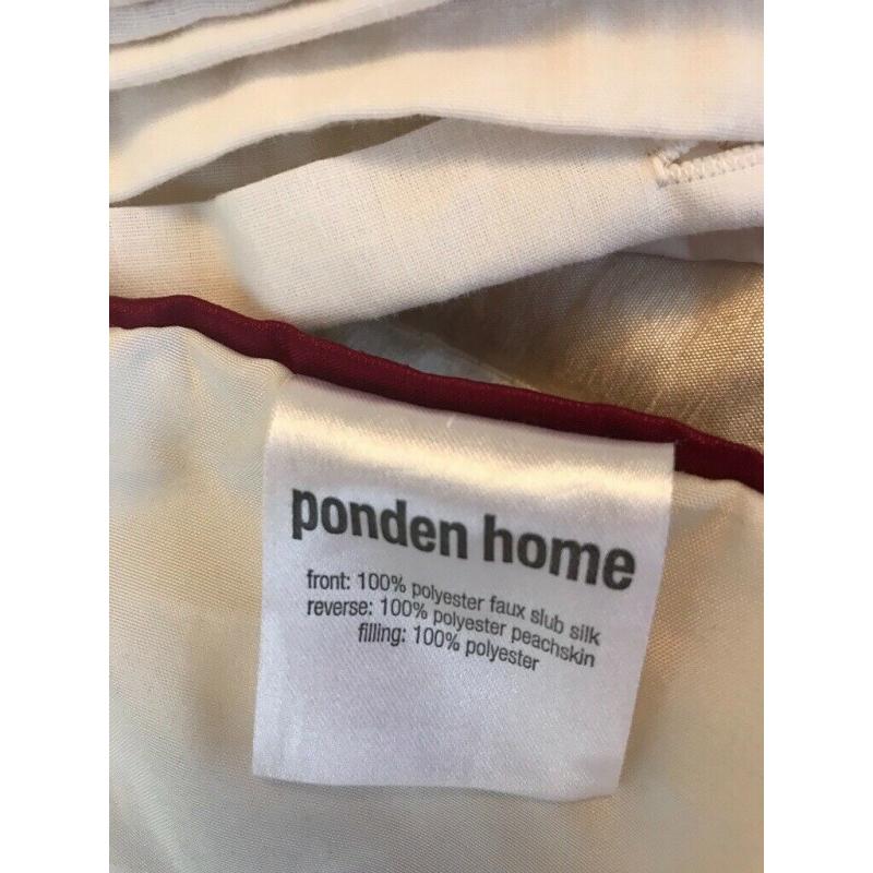 Luxurious matching double bedding