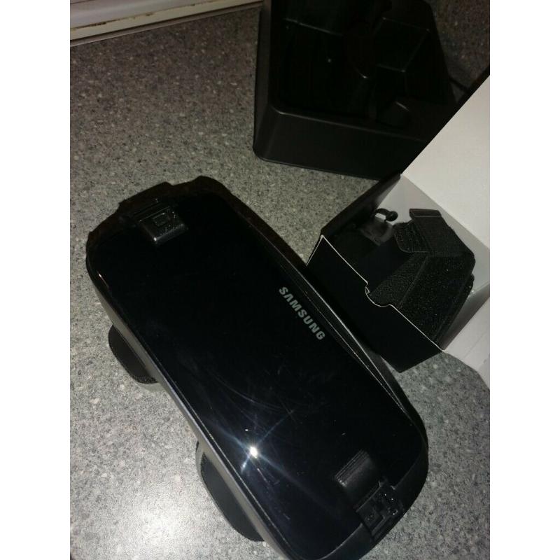 Orchid Grey Samsung Gear VR with controller
