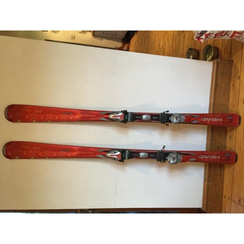 HEAD hot thang skis. 149cm + Tyrolia bindings