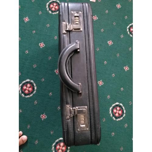 Small Hand suitcase working order