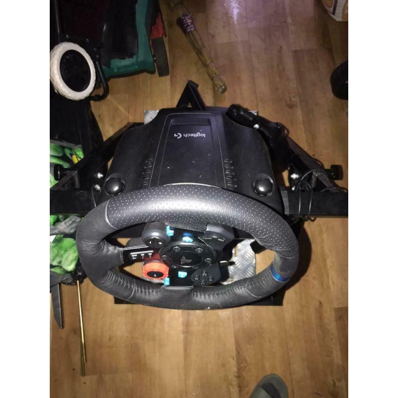 Logitech full steering wheel set for PS or XBOX