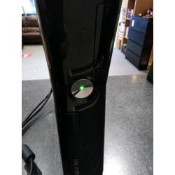 Xbox 360 with 1 game working